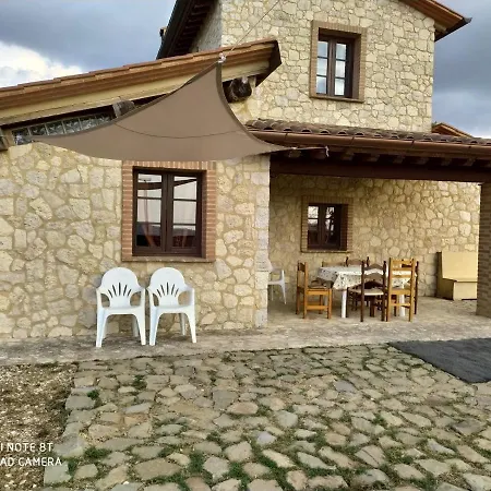 Country house La Casa Degli Olivi *